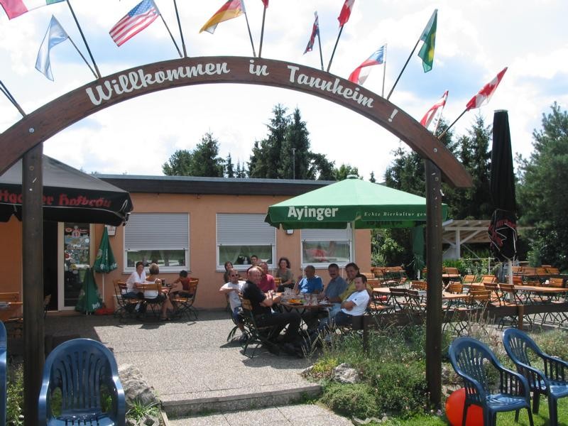 Unsere Flugplatz-Gaststätte hat wieder geöffnet